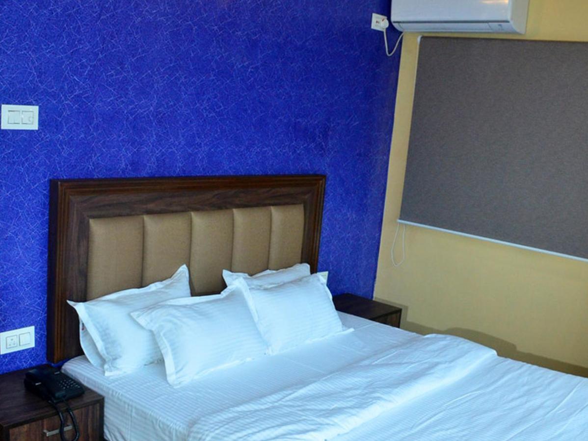 Hotel Aloka Residency Kalküta Dış mekan fotoğraf